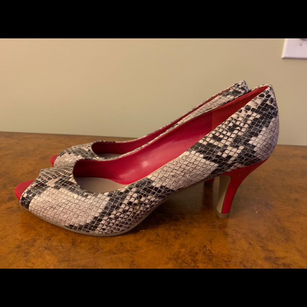 Bandolino Infatuate Heels, 10m Nwot View 4